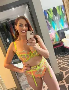 VistaWife - The Famous Swinger profile picture