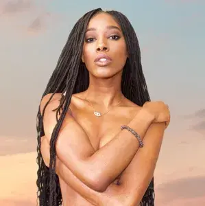 D I V I N E  F E M I N I N E profile picture