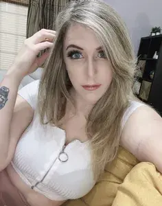 Shelby Paris 💦 profile picture