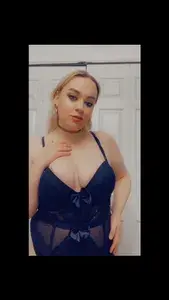 Rose Feather VIP profile picture