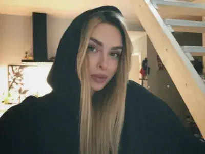 Elsaโจ profile picture