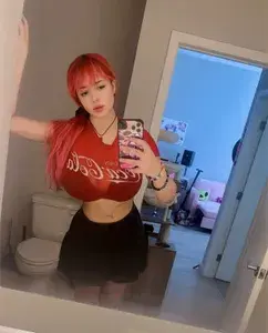 BRIE // Slim Thick DJ Baddie 🎧✨ profile picture