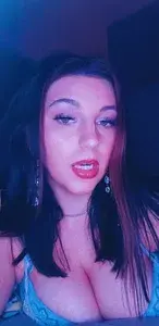 R 💋 profile picture