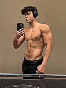 Chris 😏 profile picture