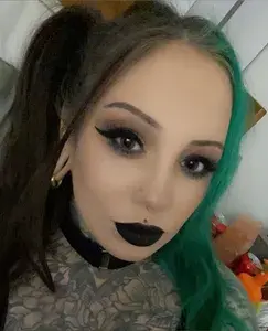 𝔈𝔪𝔦𝔩𝔶 profile picture