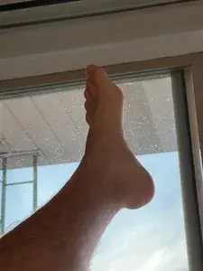 size 13 feet 🦶🏼 profile picture