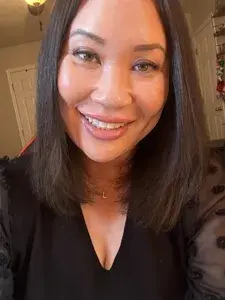 Lara profile picture