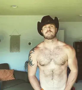 Jakethafuzzball profile picture