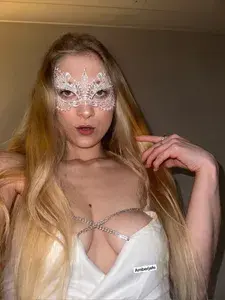 Amber 🌸 profile picture