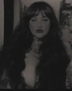 a stoned witch profile picture