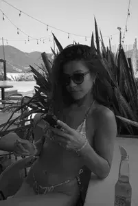 𝐋   𝐚 𝐮 𝐫 𝐚 profile picture