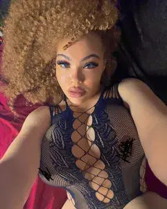 Teeee profile picture