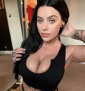 Lou Lou VIP 🎀 profile picture