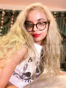 Natasha Kaur - Hairy Indian Babe profile picture