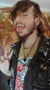 ☭Bash 💛🤍💜🖤 profile picture