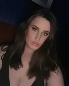 Aria Silver 🍒 profile picture