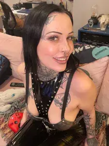 Evil Betty ⛓️ Wicked Beth profile picture