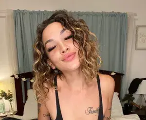 𝙁𝙞𝙡𝙞𝙥𝙞𝙣𝙖 𝙄𝙣 𝙂𝙧𝙖𝙙 𝙎𝙘𝙝𝙤𝙤𝙡! profile picture