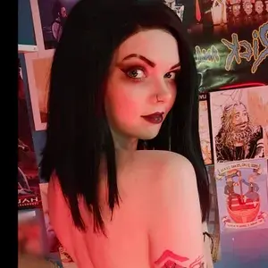 Louise Julie profile picture