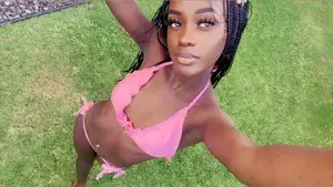PETITE GF 🥰🏝️ profile picture