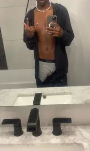 Urmom profile picture