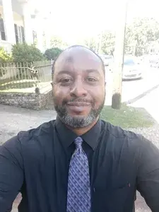 Rob Reads Erotica profile picture