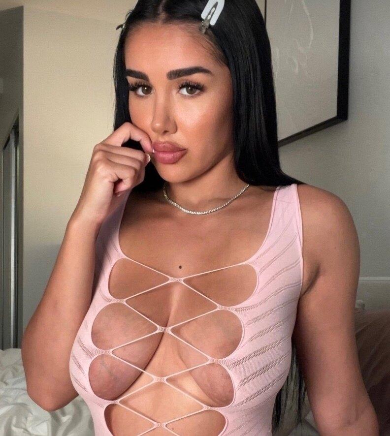 Mia Falls👀 HORNIEST STUDENT on OF🔥 profile picture