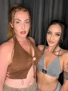 Barely legal Girl Girl ๐๐๐ฆ profile picture