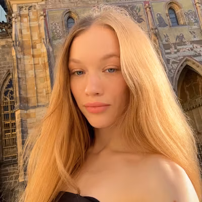 Julia 🤍 profile picture