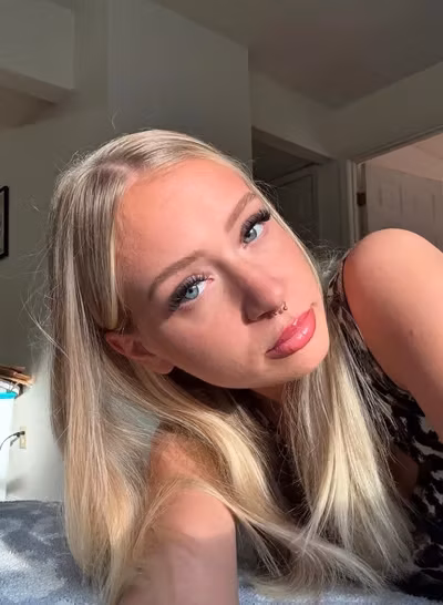 Daisy🌼 | blue eyed blondy!! profile picture