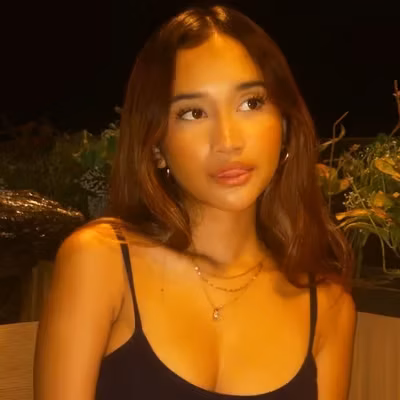 Petite Asian 😇 FREE PAGE 🥰 profile picture