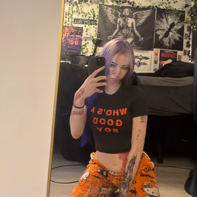 𝔳𝔢𝔢𝔫𝔞 profile picture