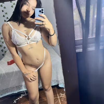 Aria (thicc goth baddie) ๐ค profile picture