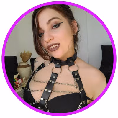 Selena profile picture