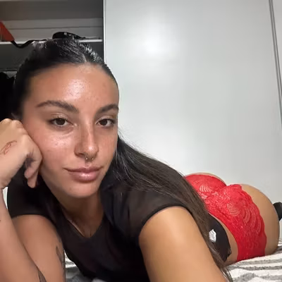 Luna๐ (tightest 19yo slit) profile picture