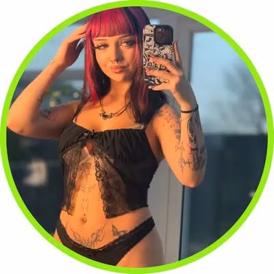 Lucy ๐ (5'0/ 152cm) profile picture