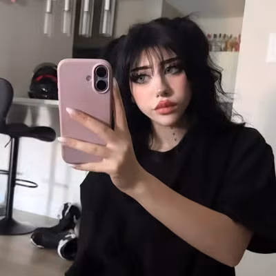 𝔡𝔞𝔦𝔰𝔶 || prettiest goth 🖤 profile picture