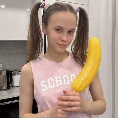 ๐ฉ S M A L L ๐ผ N I K A ๐ฉ profile picture