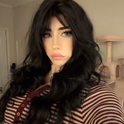 𝔡𝔞𝔦𝔰𝔶 || prettiest goth 🖤 profile picture